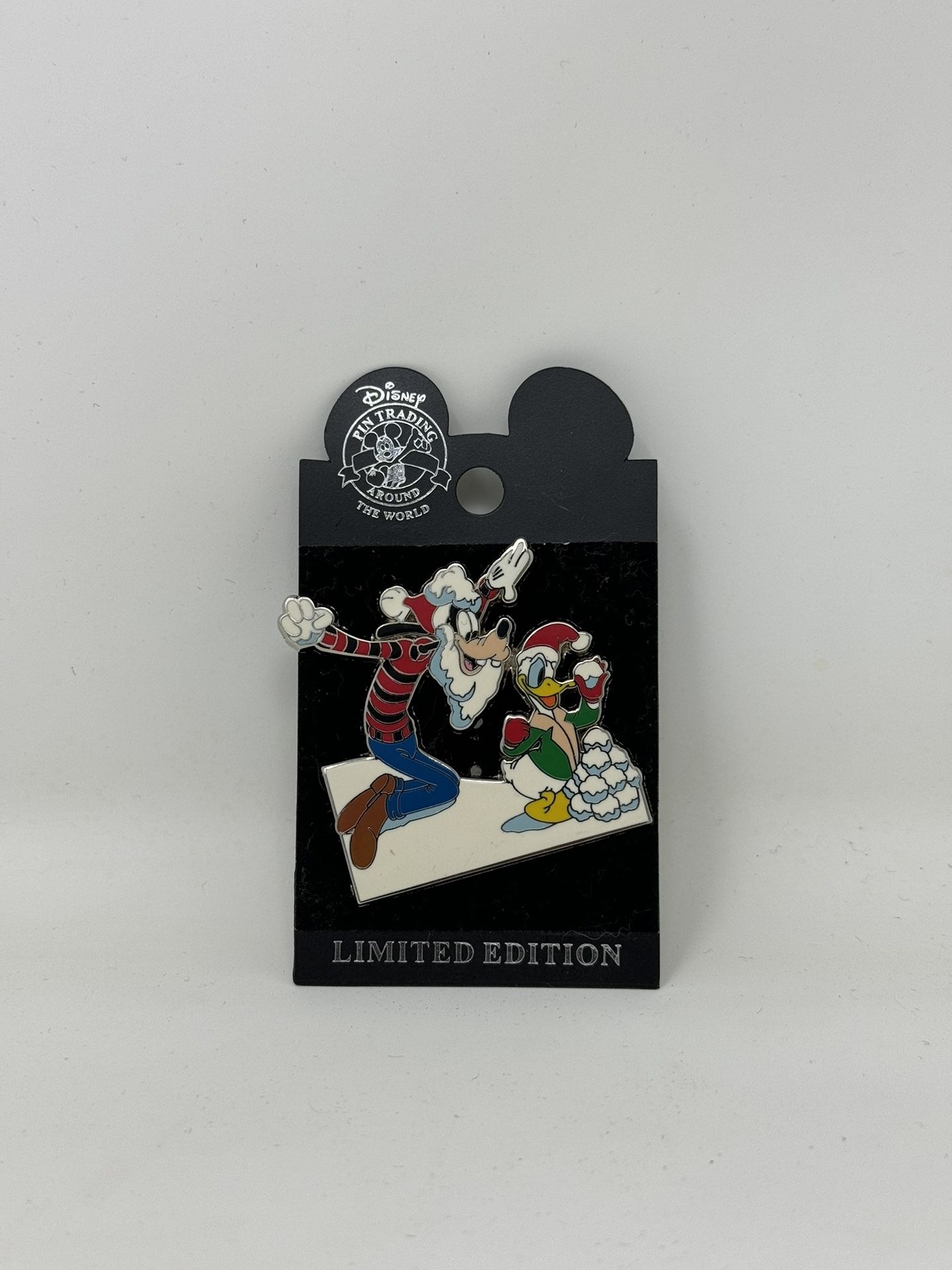 Disney Limited Edition Christmas Pin Donald Duck and Goofy (Brand New)