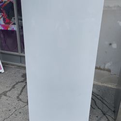 Freezer De 32”  Frigidaire  