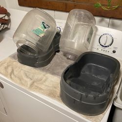 Large Gravity Waterer And Food 