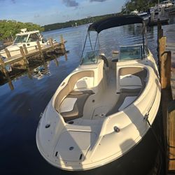 2006 Sea Ray Sundeck 26ft