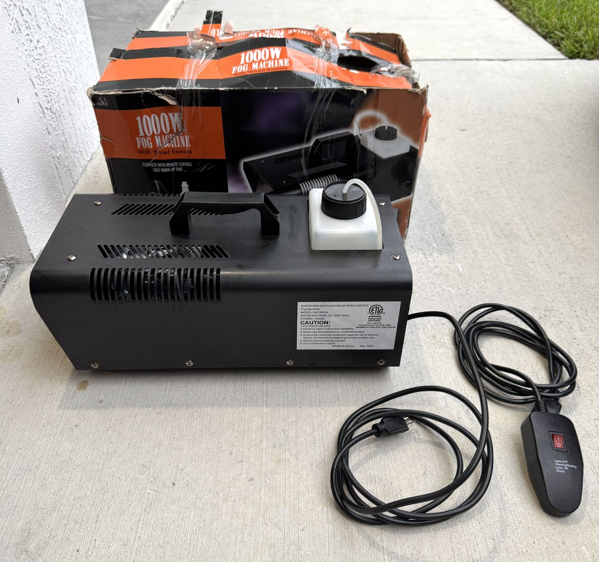 1000 Watt Fog Machine w/ Remote