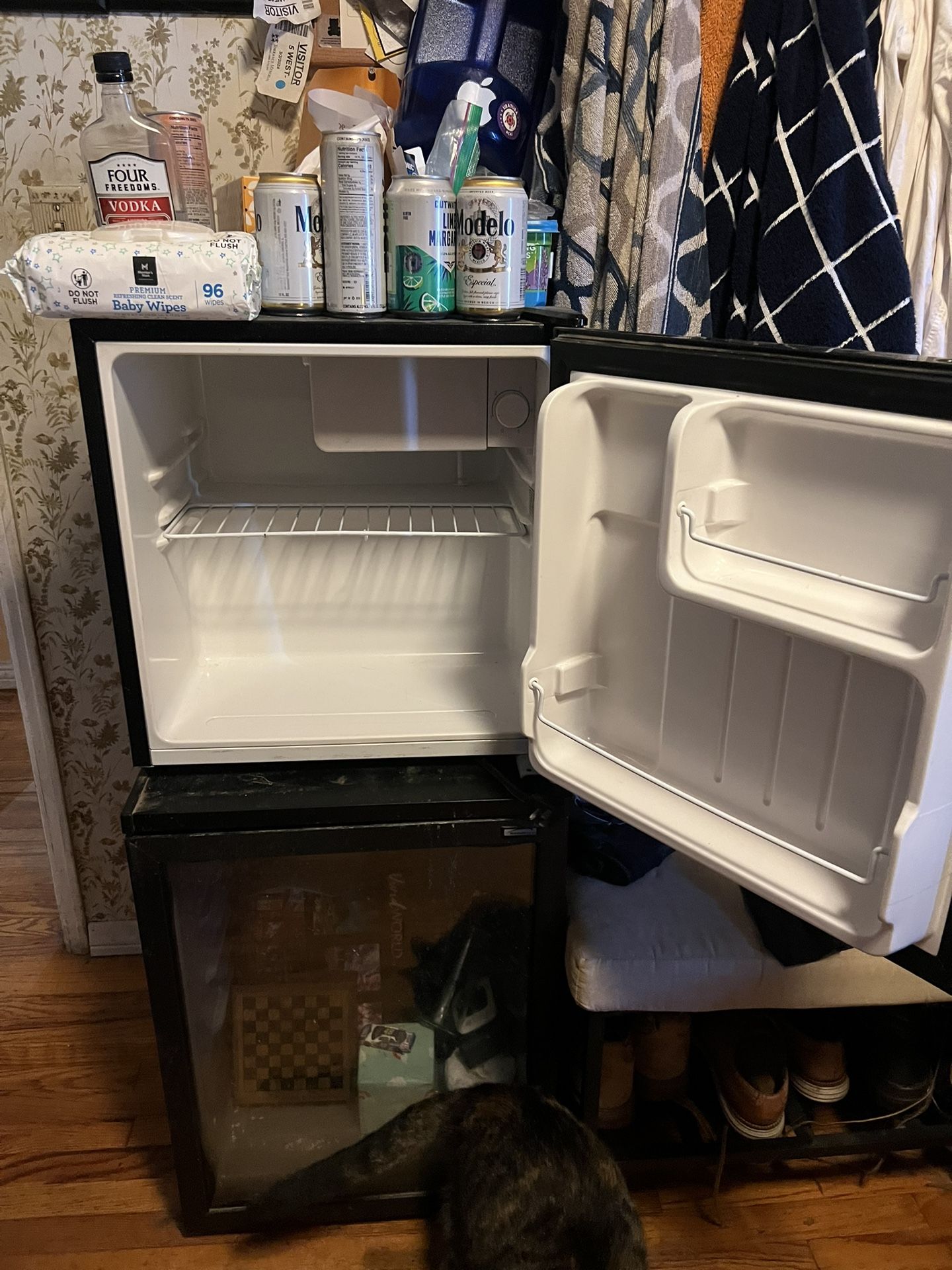 Tacklife mini fridge