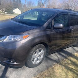 2012 Toyota Sienna