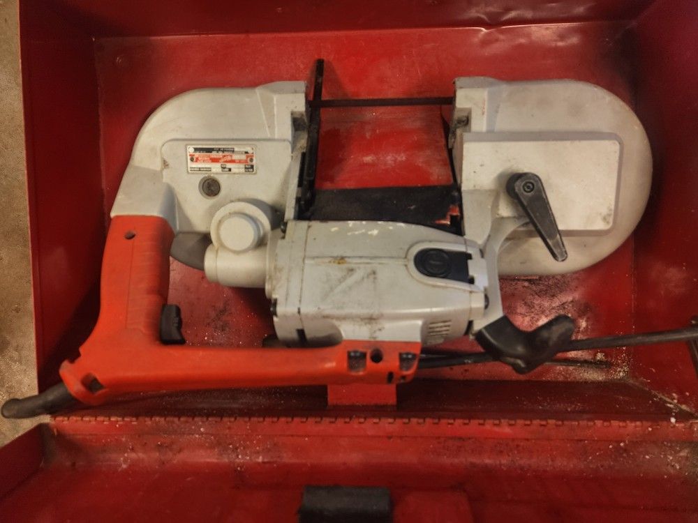 PORTABLE BAND SAW