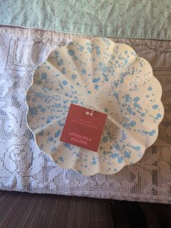 Brand New Uniquely Yours Melamine Plates set of 4