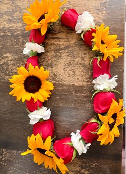 Sunflower, rose and carnation fresh flower lei