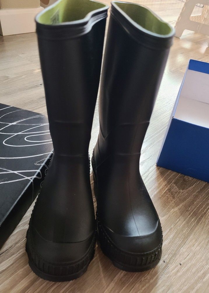 New Kids Rain Boots Size 11