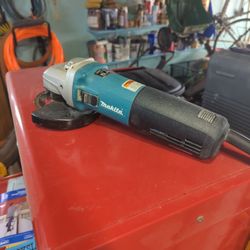 Makita 5 Inch, 13 Amp SJS Angle Grinder 