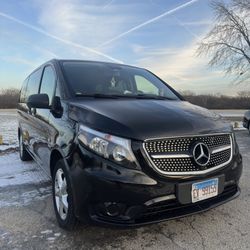 Mercedes-Benz Metris Passenger Van 