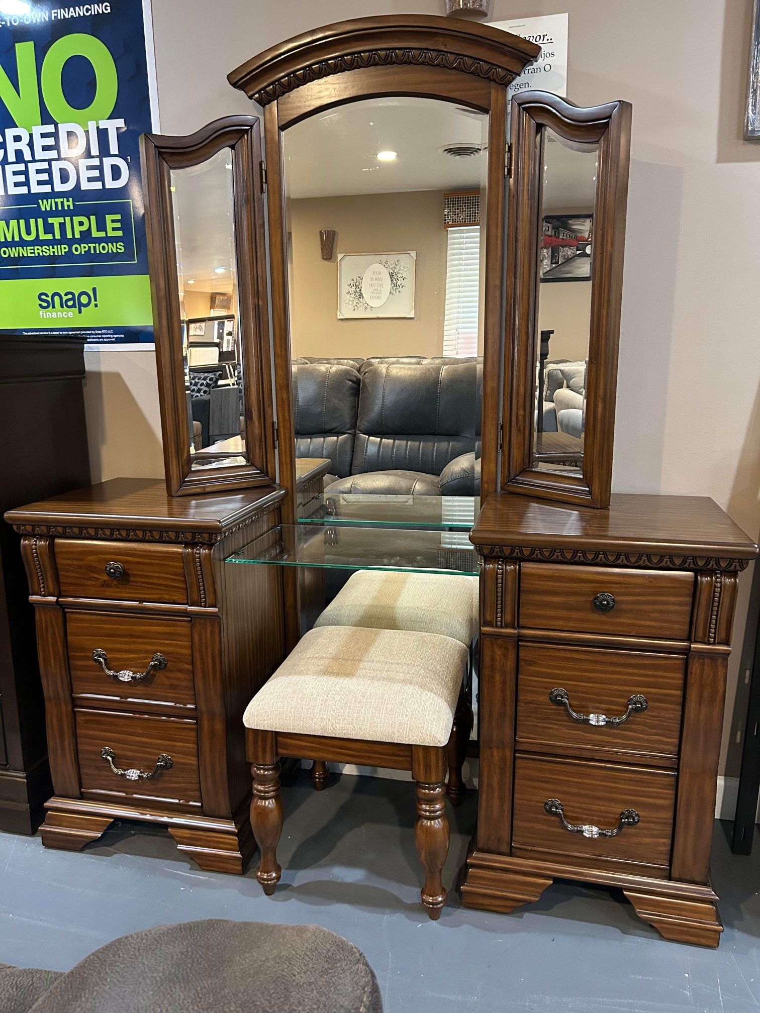 New Tri Fold Isabella Vanity Set