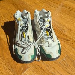 Women's Size 9 adidas Basketball Shoes