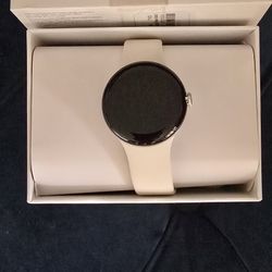 Google Pixel Watch With/avec Fitbit.