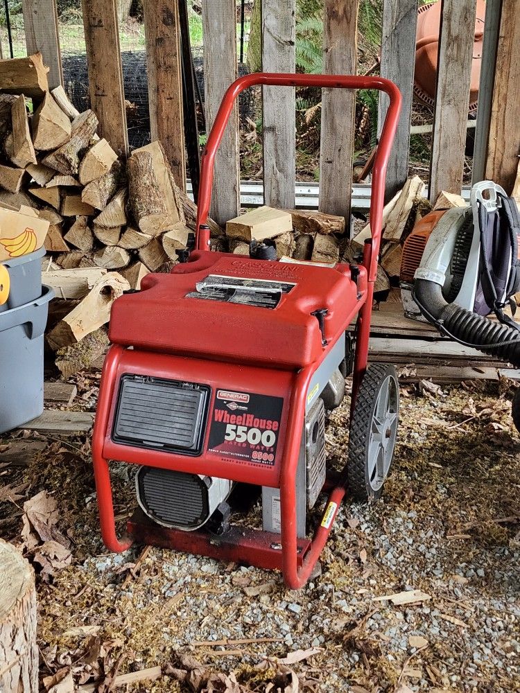 Generac Wheelhouse 5500 W Generator