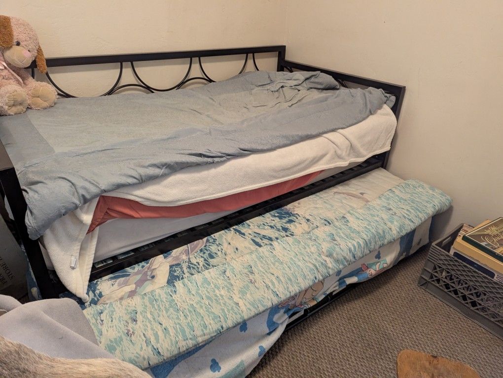 Trundle Bed -twin