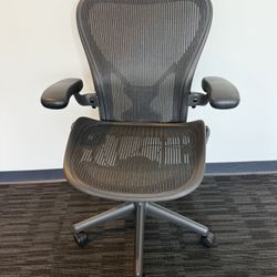 Herman Miller Aeron Classic – Size C (Large)