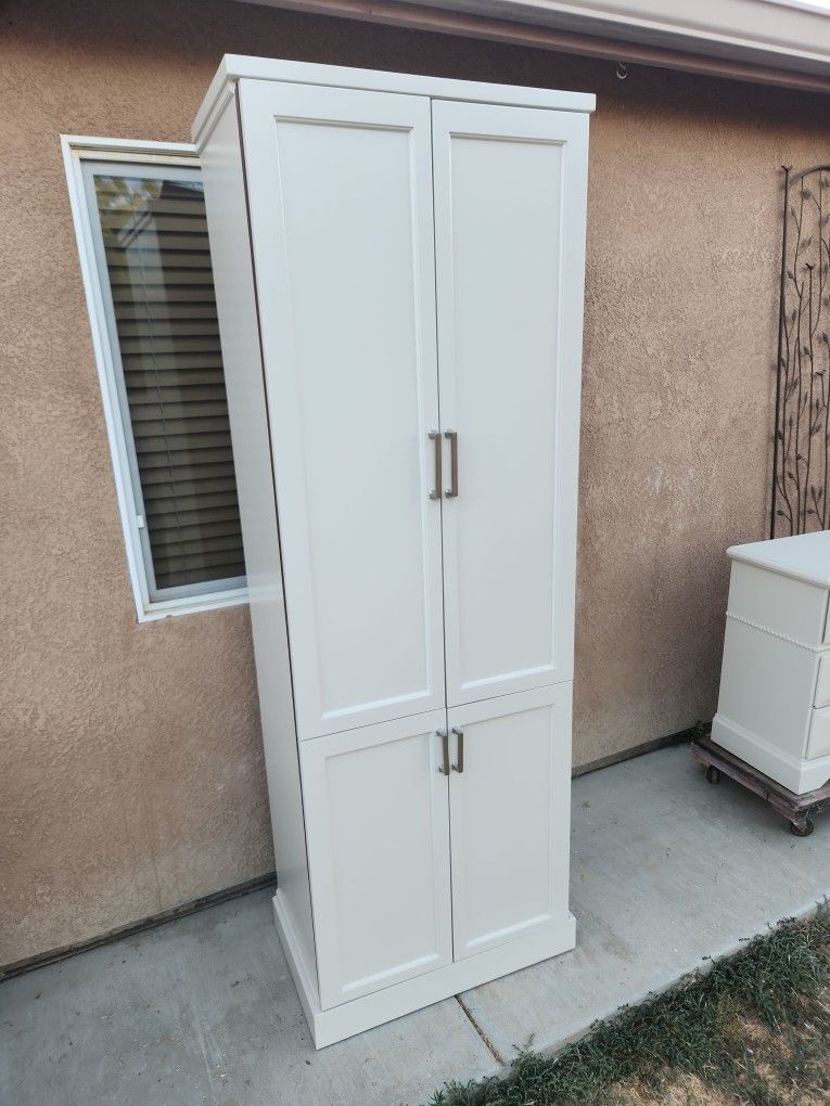 Cabinet Handcrafted