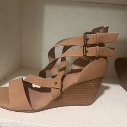 NEW Crown Vintage Wedge Sandals – Nude, Size 9.5 – $40