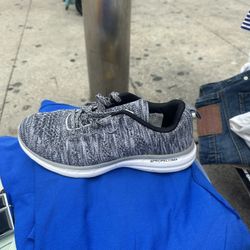 APL Women’s Shoes. Size 8.5