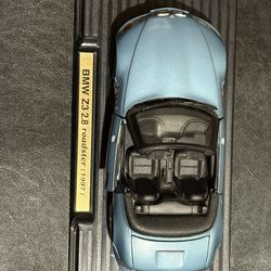 UT Models BMW Z3 Roadster James Bond 007 'Goldeneye' 