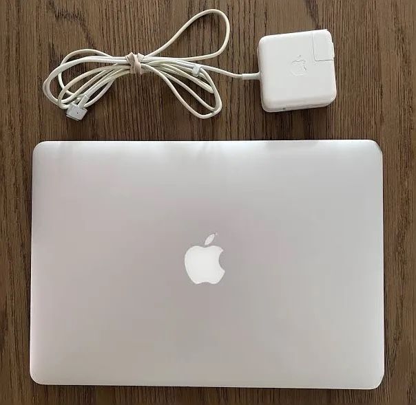 💻 MacBook Air — Clean, Reliable, & Ready to Go! 💨