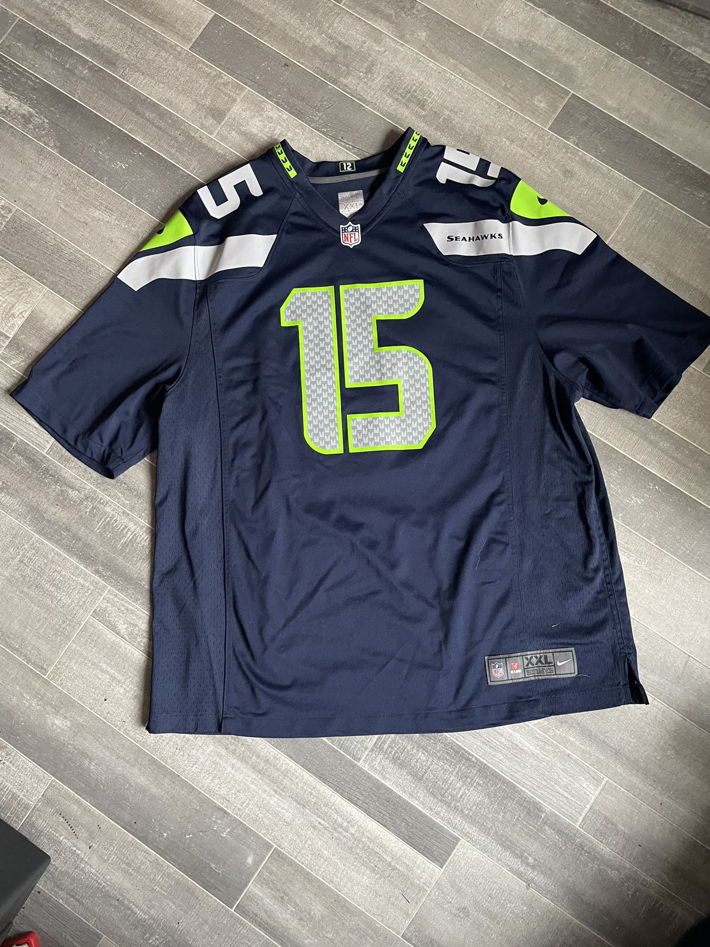 Mens  NFL Seattle Seahawks #15 Flynn Jersey Size  2XL Short Sleeve V-Neck