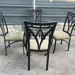 Dining table for Sale in Dallas, TX - OfferUp