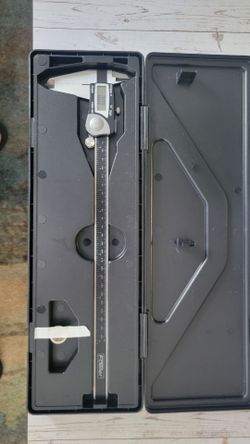 Fowler Digital Caliper with Case