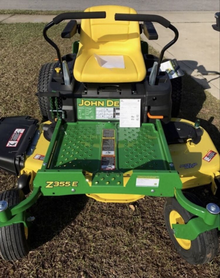 Brand new 48in John Deere Zero turn lawn mower