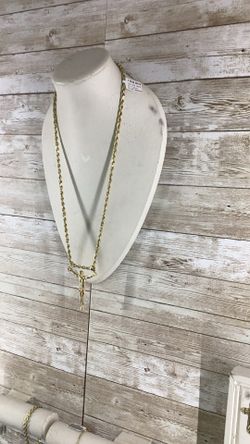Gold Rope Chain With Pendant