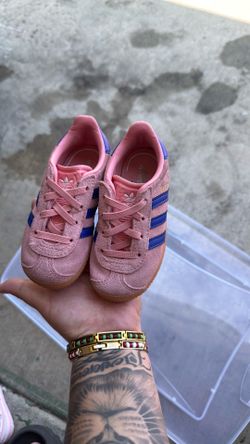 Adidas gazelle size 7toddler