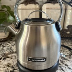 KitchenAid Stainless Steel 5-Cup Corded Manual Electric Kettle