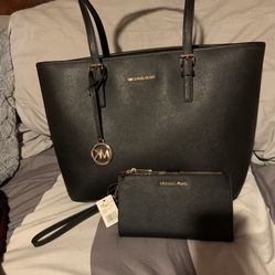 Brand New Authentic Michael Kors 