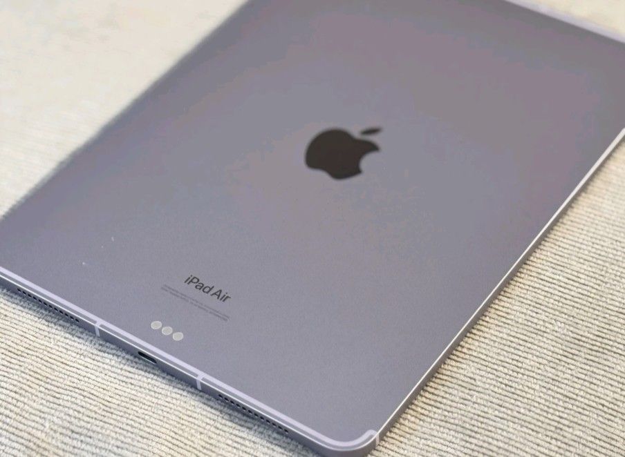 IPad Air 128g Purple With Box And Original Charger.
