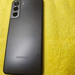 Samsung Galaxy S21 w/ a Spot
