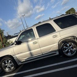 2004 GMC Denali