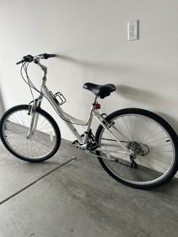 Nishiki Women's Tamarack Comfort Bike