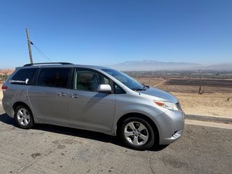 2014 Toyota sienna