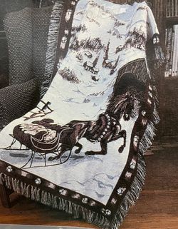 Beautiful Holiday Tapestry Throw NEW