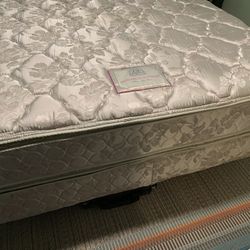Queen Size Mattress And Box Spring Set 