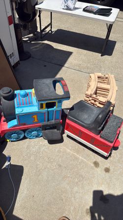 Thomas the train peg perego electric riding toy