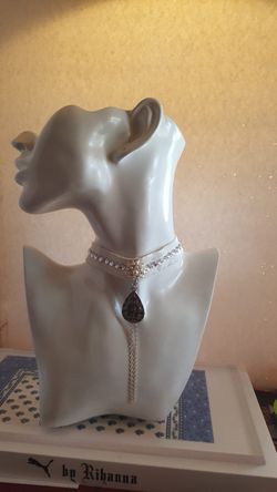 Handmade white choker with pendant and pearls