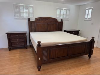 King Bed and Matching Nightstands and Tempur-pedic mattress