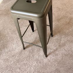 Set of 4 Metal Bar Stools