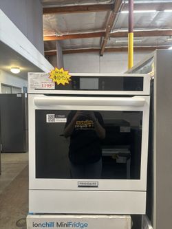 New Frigidaire 24” Single Electric Wall Oven 