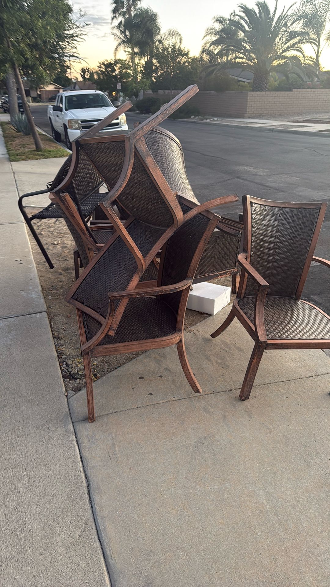 Free Chairs