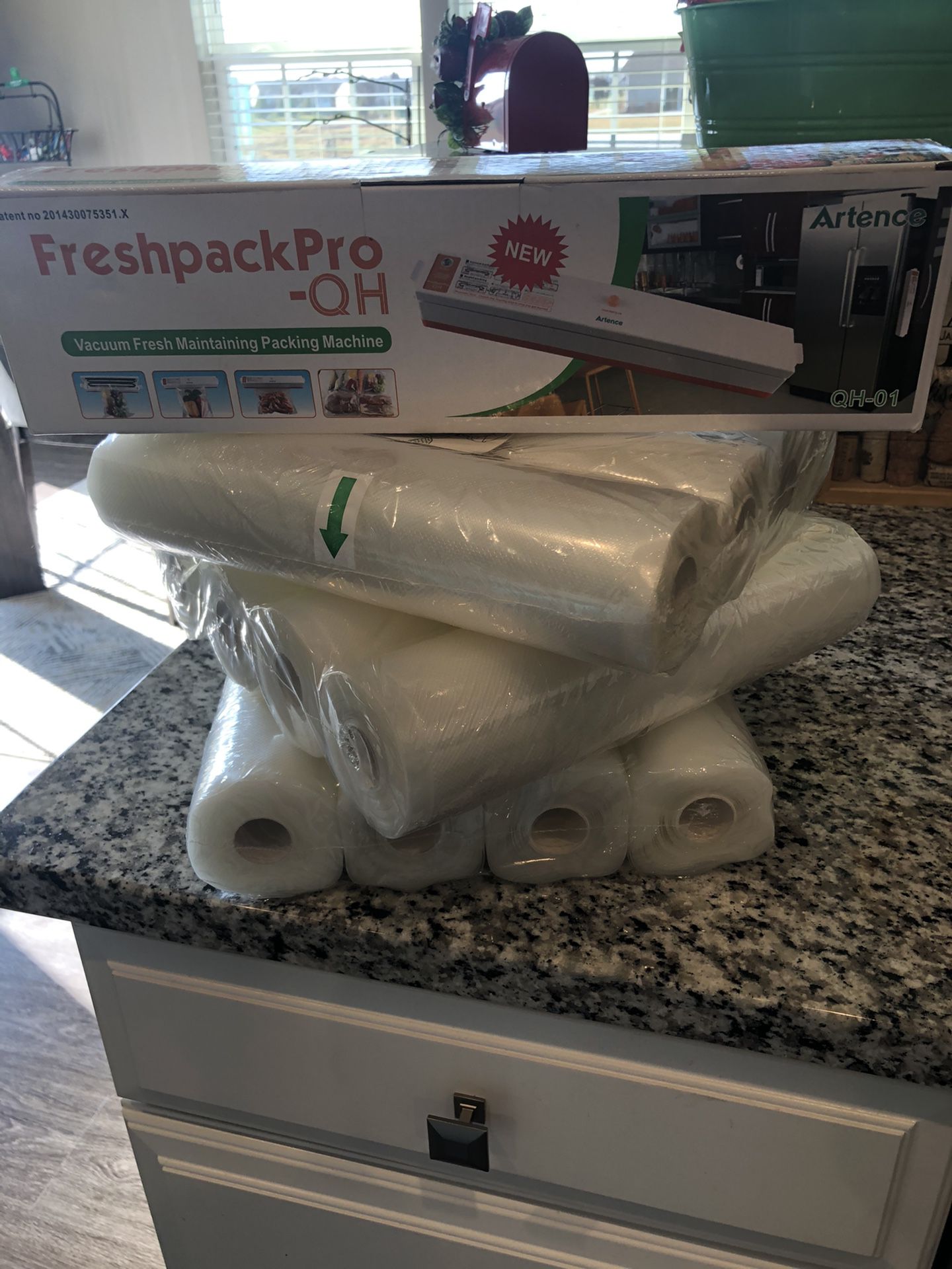 New Vacuum Food Sealer/16 Vacuum Bag Rolls