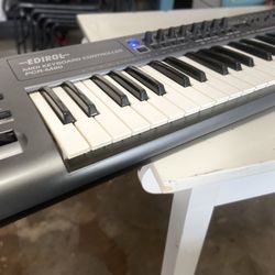 EDIROL MIDI Keyboard Controller 