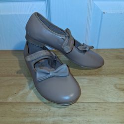 girls size 1 beige tap dance shoes $5 FIRM