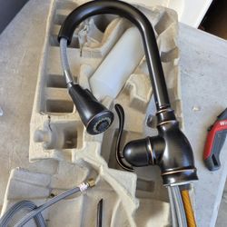 New Moen Venetian Bronze s8ngle hole Kitchen Faucet with soap dispenser!! Missing Original Box!!