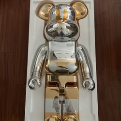 Medicom toy BE@RBRICK FUTURE MICKEY 2021 1000% Bearbrick Sorayama Silver Gold